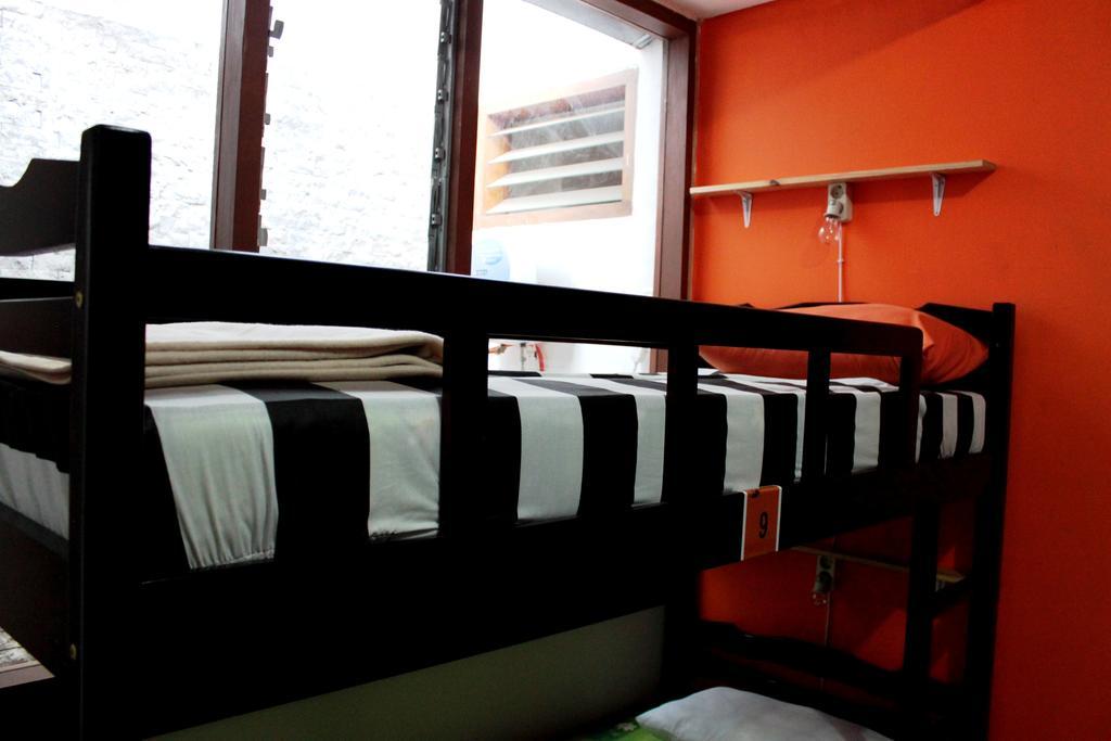 Pinisi Backpacker Hostel Bandung Phòng bức ảnh